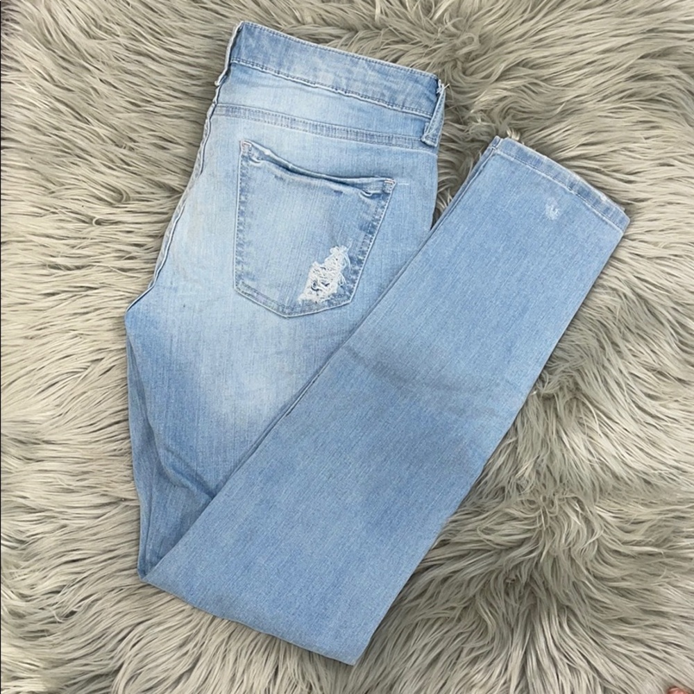 NWOT ZARA Med-Rise Slim Fit Ripped Jeans